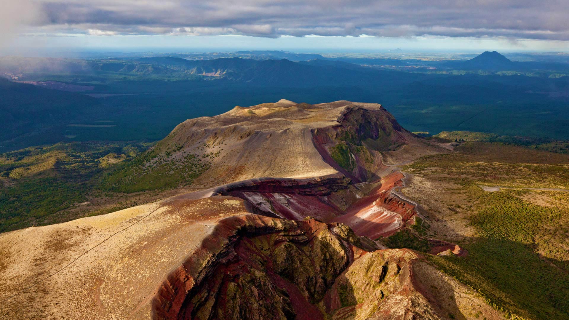 塔拉韦拉火山，新西兰北岛