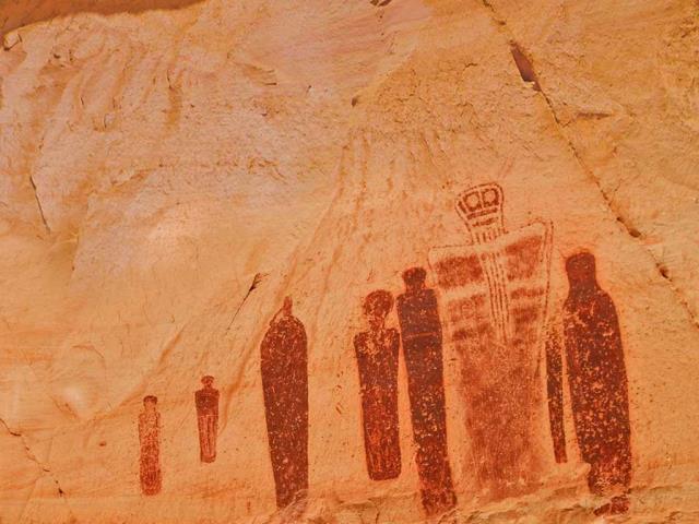 峡谷地国家公园马蹄峡谷中艺术画廊的岩画，美国犹他州