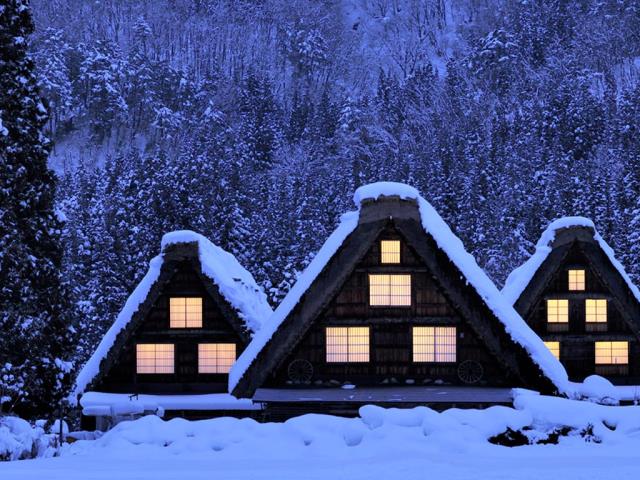 【今日大雪】被大雪覆盖的合掌屋，日本白川乡
