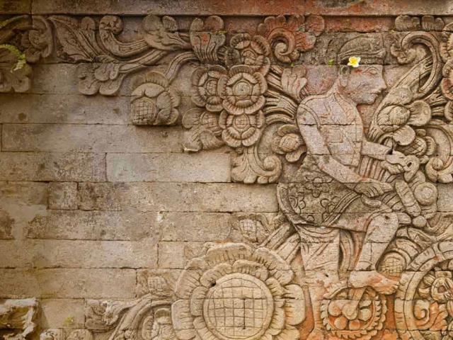 the Pura Meduwe Karang神庙中雕刻艺术家W.O.J.Nieuwenkamp的作品，印度尼西亚巴厘岛