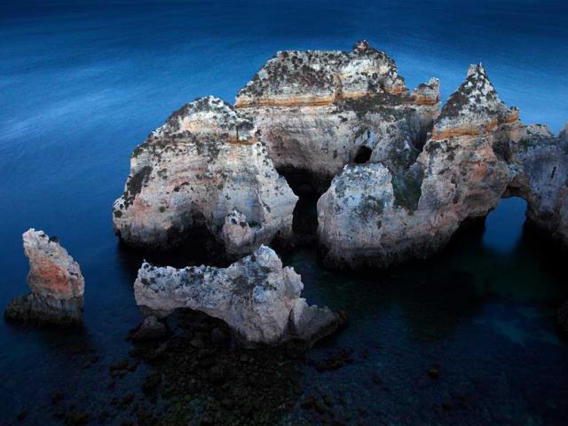阿尔加维海岸附近的Ponta da Piedade岩层，葡萄牙