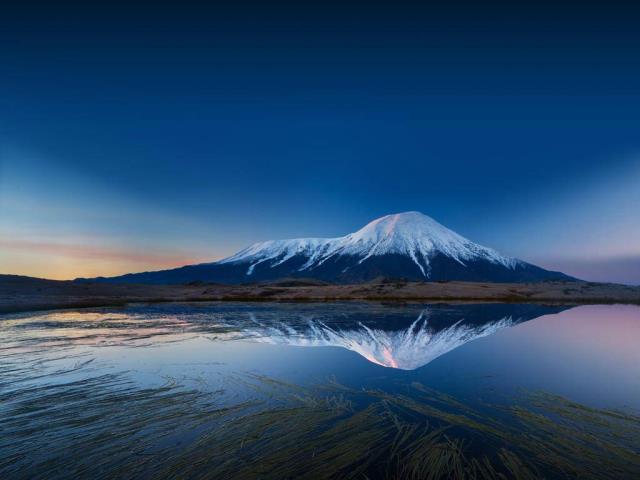 堪察加半岛上的扎尔巴奇克火山，俄罗斯
