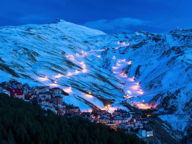 Pradollano滑雪站，西班牙内华达山脉国家公园