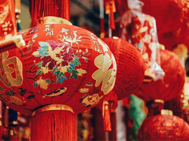 寓意幸福和团圆的春节灯笼，中国