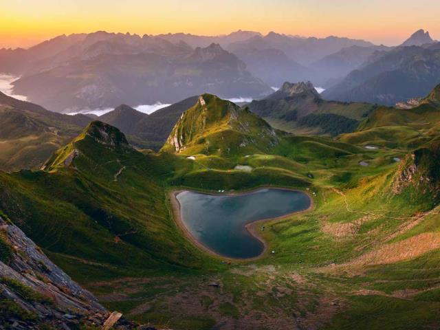 阿斯佩山谷中的蒙塔尼翁湖，法国