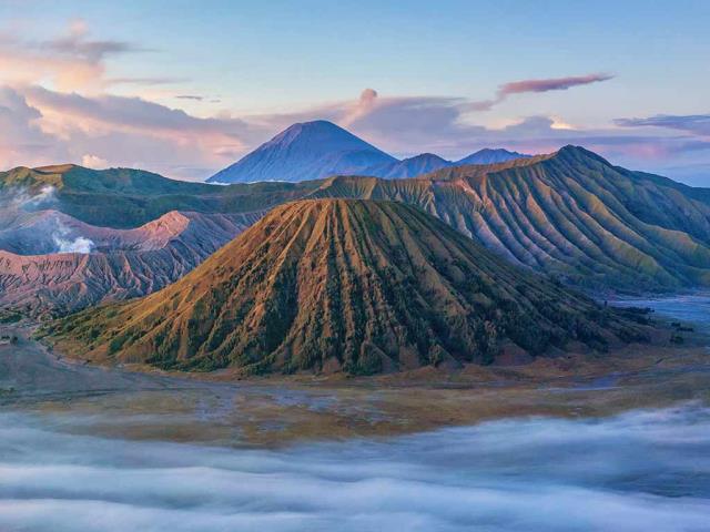 爪哇岛东部的婆罗摩火山，印度尼西亚