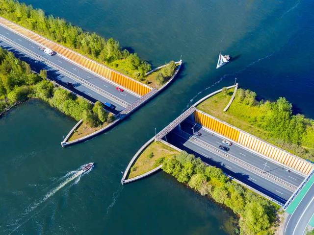 费吕沃湖水道桥，荷兰