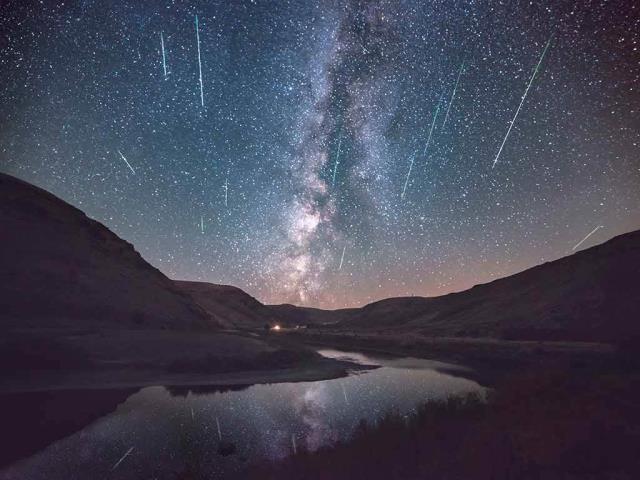 英仙座流星雨，白杨木峡谷州立公园，俄勒冈州，美国
