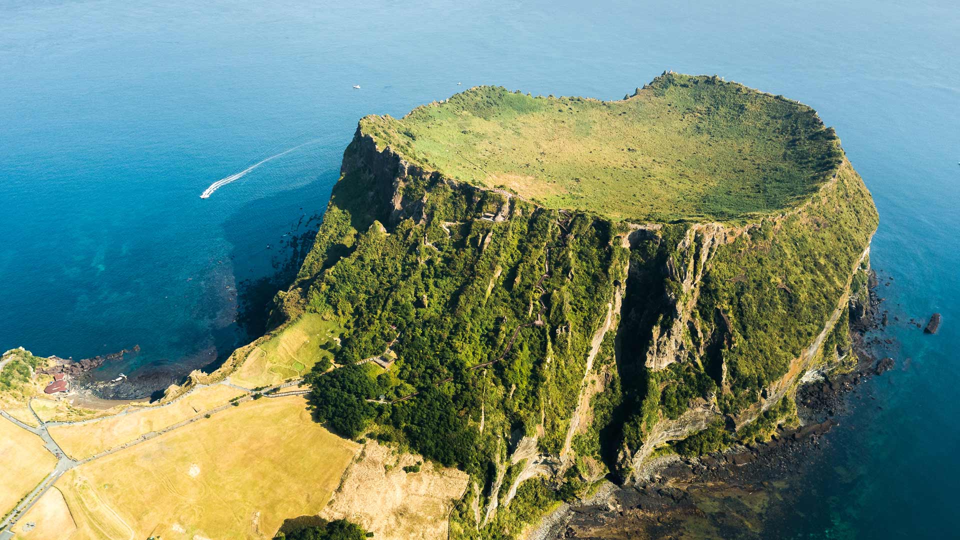 城山日出峰，济州岛上的凝灰岩锥，韩国