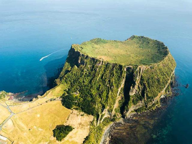 城山日出峰，济州岛上的凝灰岩锥，韩国