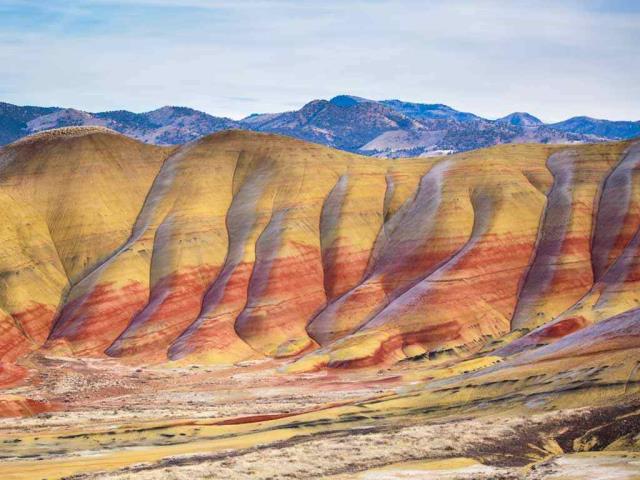 约翰迪化石床国家纪念地中的彩绘山，俄勒冈州，美国