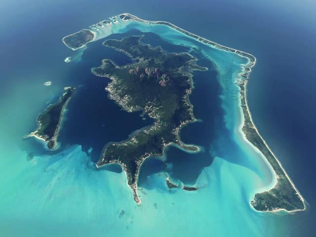 法属波利尼西亚波拉波拉岛的鸟瞰图