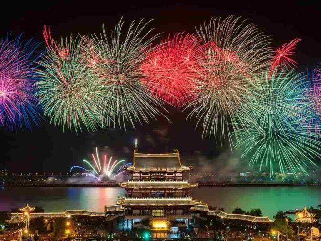 夜空中的烟花表演，长沙，湖南省，中国