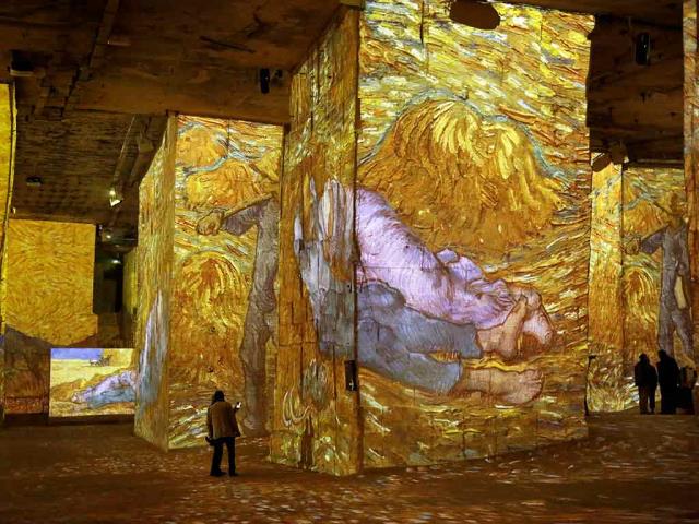 光之采石场的文森特·梵高展览, 莱博德普罗旺斯, 法国