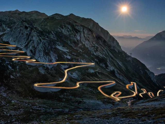 特雷莫拉公路在圣哥达山口，艾罗洛，瑞士