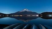 日本，山梨县的山中湖和富士山